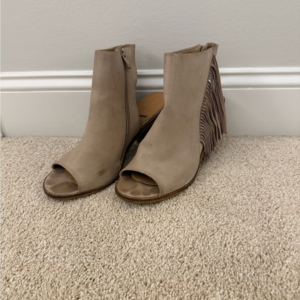 VERY VOLATILE - Fringe Peep-Toe Ankle Boots - Tan